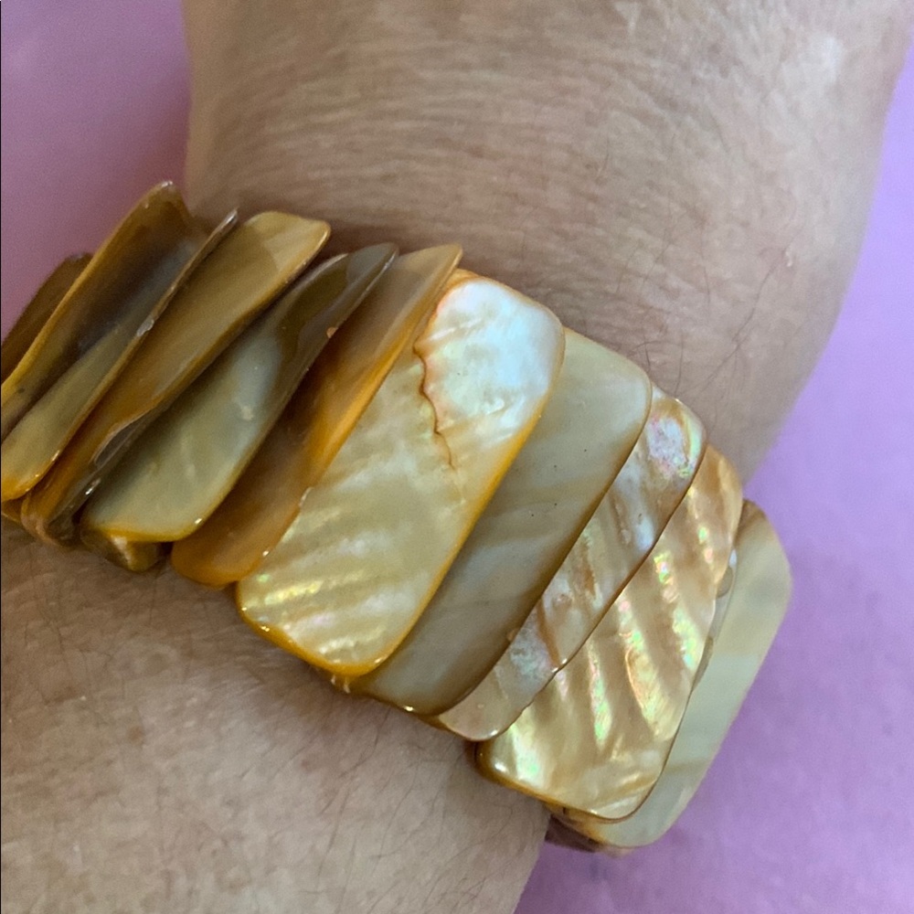 Chunky Shell Bracelet* - Picture 5 of 10